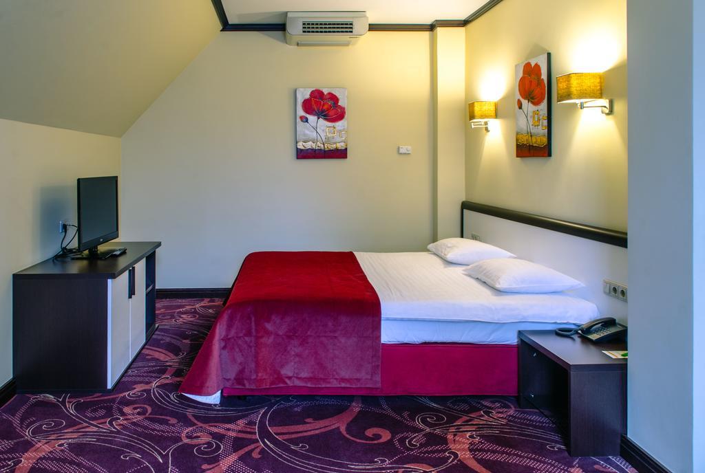 Park-Hotel Golosievo Kiev Extérieur photo