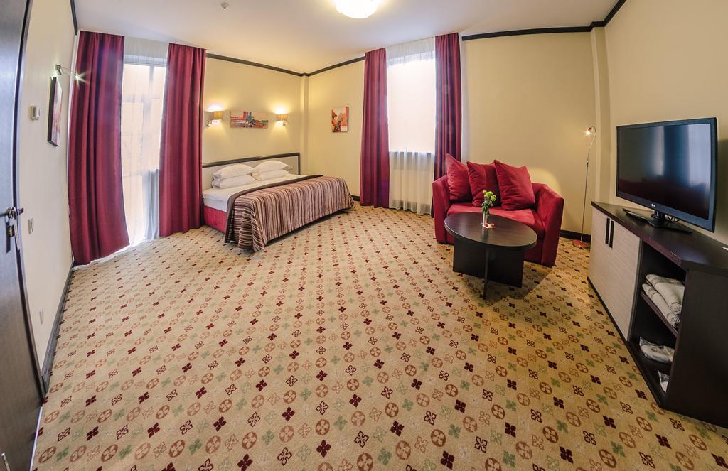 Park-Hotel Golosievo Kiev Extérieur photo