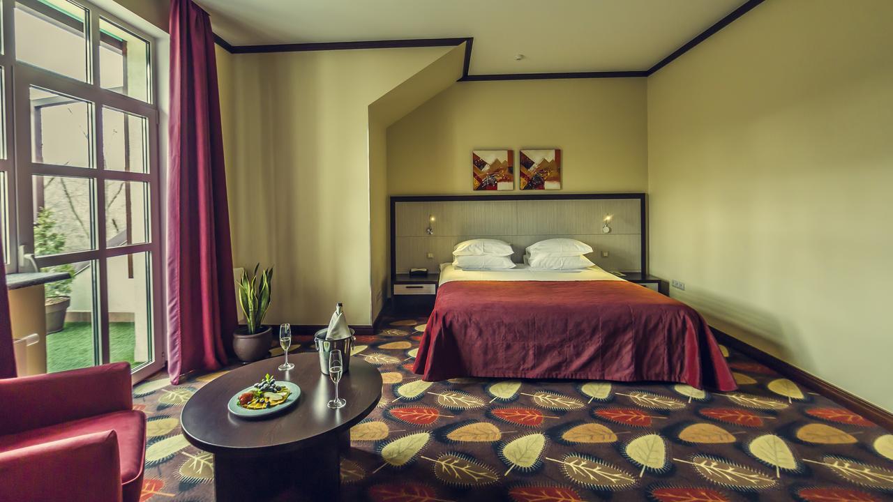 Park-Hotel Golosievo Kiev Extérieur photo