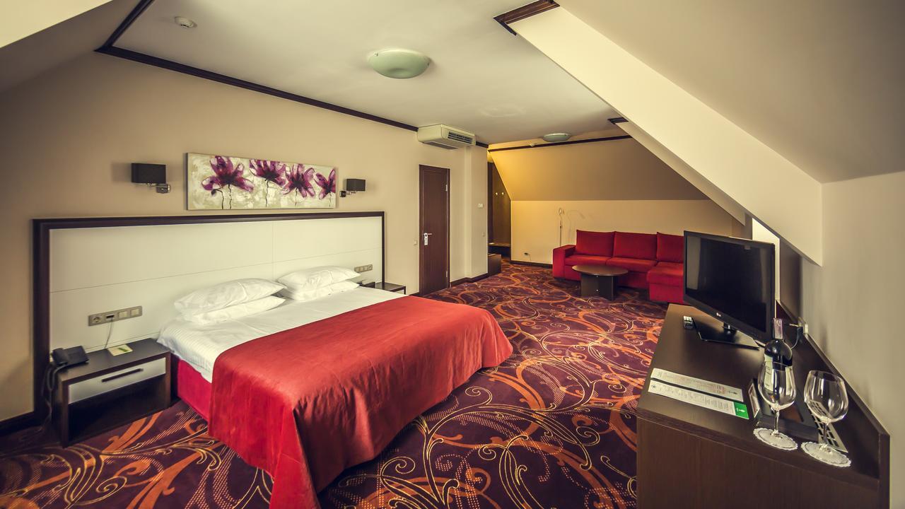 Park-Hotel Golosievo Kiev Extérieur photo