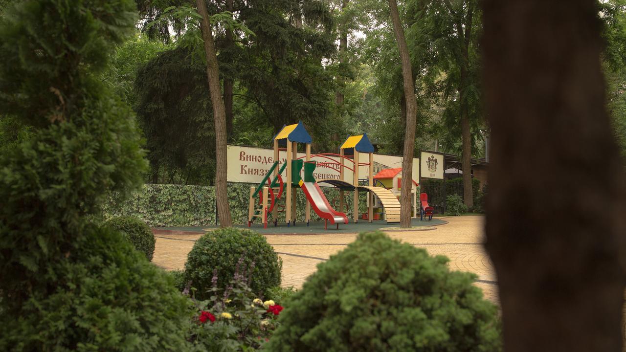 Park-Hotel Golosievo Kiev Extérieur photo